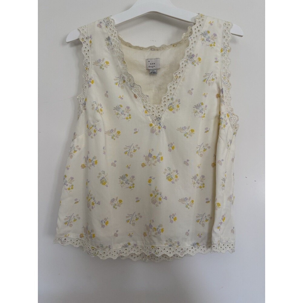 Women’s Printed Lace Trim V-Neck Tank Top A New Day XS - Picture 2 of 10